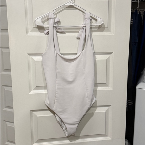 Beach Riot Sydney One Piece Swimsuit - Picture 3 of 8